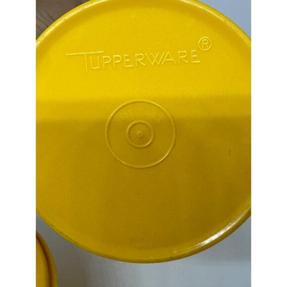 VTG Tupperware Golden Yellow Canisters Lids Retro Kitchen Set of 2 Harvest Maze - Picture 6 of 9